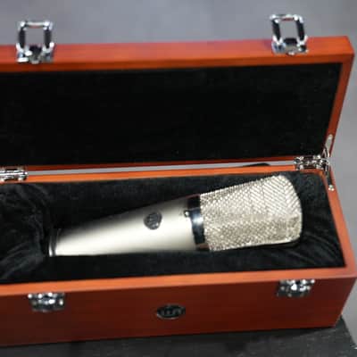Warm Audio WA-67 Tube Condenser Microphone – Excellent Condition – Minimal Use image 2