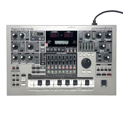 Roland MC-505 Groovebox 100V - 240V Univerdsal power 1998 - 2002 Gray Made in Japan Worldwide Shipment