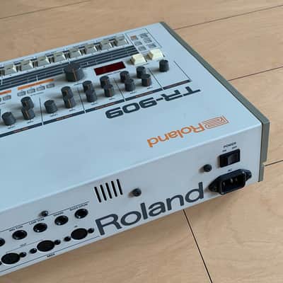 Roland TR-909 Rhythm Composer image 5