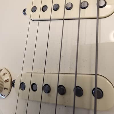 Fender American Standard Stratocaster, Left handed - 3-color Sunburst, Maple Fingerboard 2014 image 17