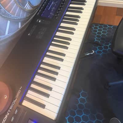 Native Instruments Komplete Kontrol S88 MK3 2023 - Present - Black Bild 2