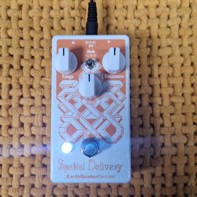 EarthQuaker Devices Spatial Delivery Sample & Hold Envelope Filter V2 - White Sparkle / Orange Print image 2