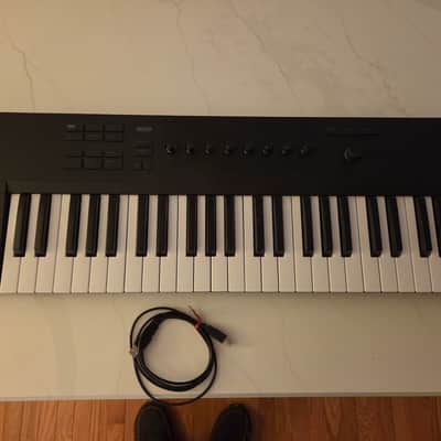 Native Instruments Komplete Kontrol A49 2018 - Present - Black image 5