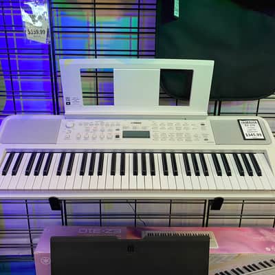 Yamaha EZ-300 61-Key Portable Keyboard with Light-Up Keys 2020 - Present - Silver