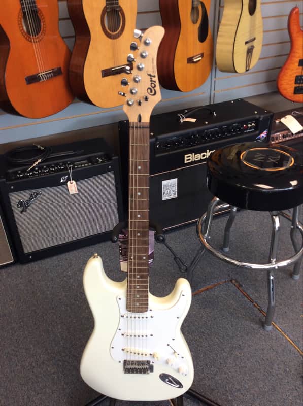 Cort Stratocaster Cream image 1