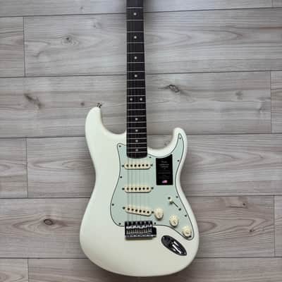 Fender American Vintage II 1961 Stratocaster Electric Guitar, Olympic White image 3