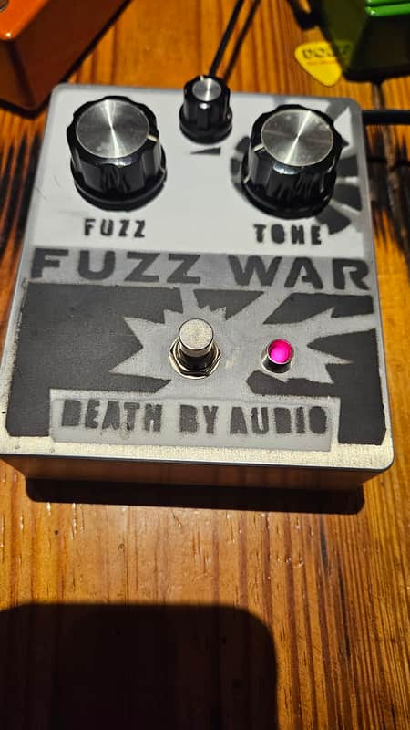 Death By Audio Fuzz War