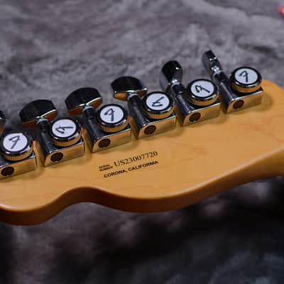 Fender American Ultra Telecaster with Maple Fretboard 2019 - 2025 - Ultraburst image 9