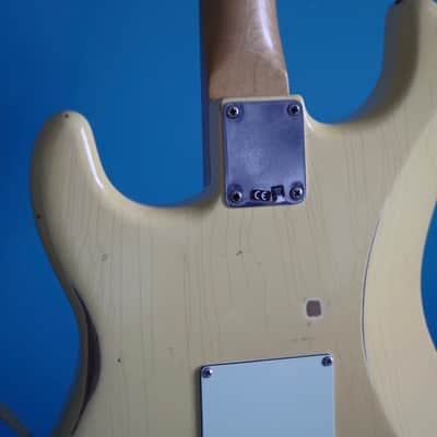 Fender CME Exclusive Road Worn 1960s Stratocaster 2020 - Vintage white image 7