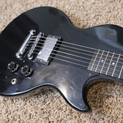 Video! 1986 Gibson Melody Maker Black - Ebony Fretboard - Gen 4 Chainsaw Case image 5