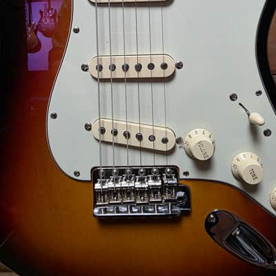 Fender American Vintage II 1961 Stratocaster (Pre-Owned) - 3-Color Sunburst w/ Case image 7