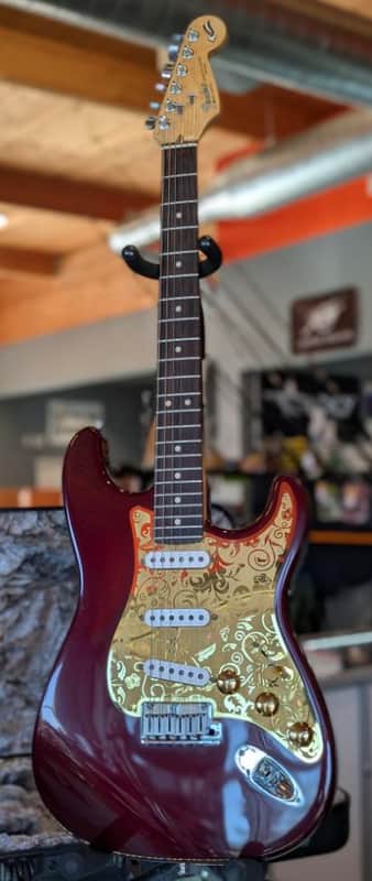 Fender STRATOCASTER image 1