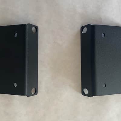 Roland JV2080 Supporting Rackmount Ears - black powder finish - B - Stock