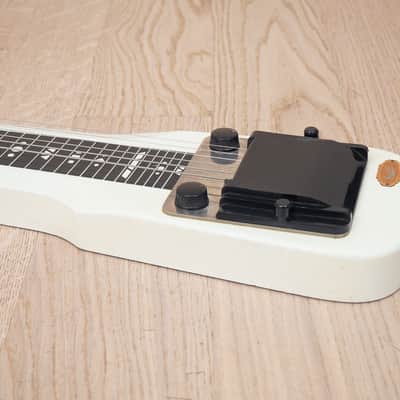 1962 Supro Model 1410 Comet Lap Steel Vintage Electric Slide Guitar 100% Stock image 8