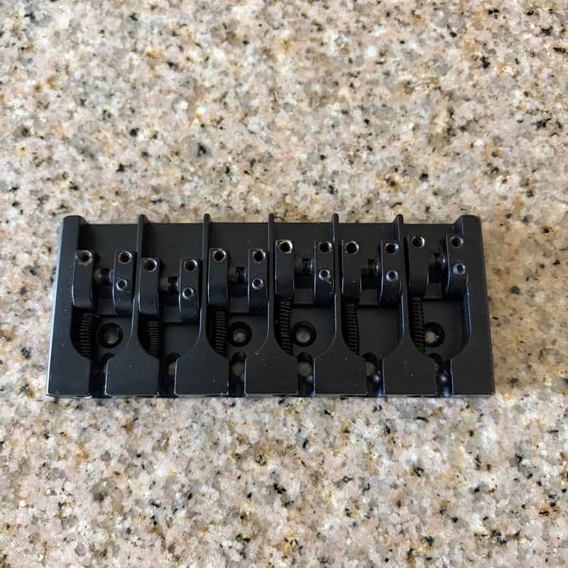 Hipshot 6 strings Bass Bridge - 17mm/18mm Spacing image 1