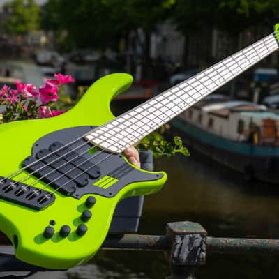Dingwall NG3 5-String Nolly Signature Bass - Ferrari Green image 3