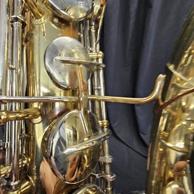 Caravelle Bb Tenor Sax - Lacquered Brass w/ case image 4