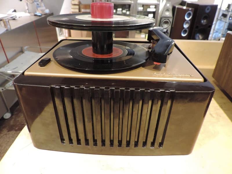 RCA Victor 45-EY-2 45 RPM Bakelite Vintage Record Player with New Capacitors image 1