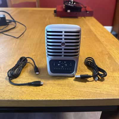 Shure MOTIV MV51 iOS / USB Large Diaphragm Condenser Microphone 2015 - Present - Silver and Black image 3