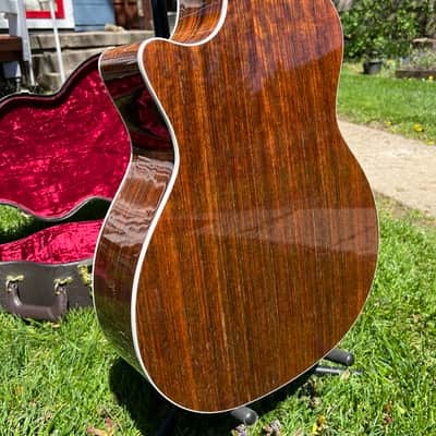 Taylor 414ce V-Class Ovangkol with Expression 2 Electronics and Taylor hardshell case 414ce - gloss image 7