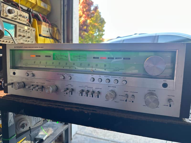 Pioneer SX-850 65-Watt Stereo Solid-State Receiver 1976 - 1978 - Silver image 1