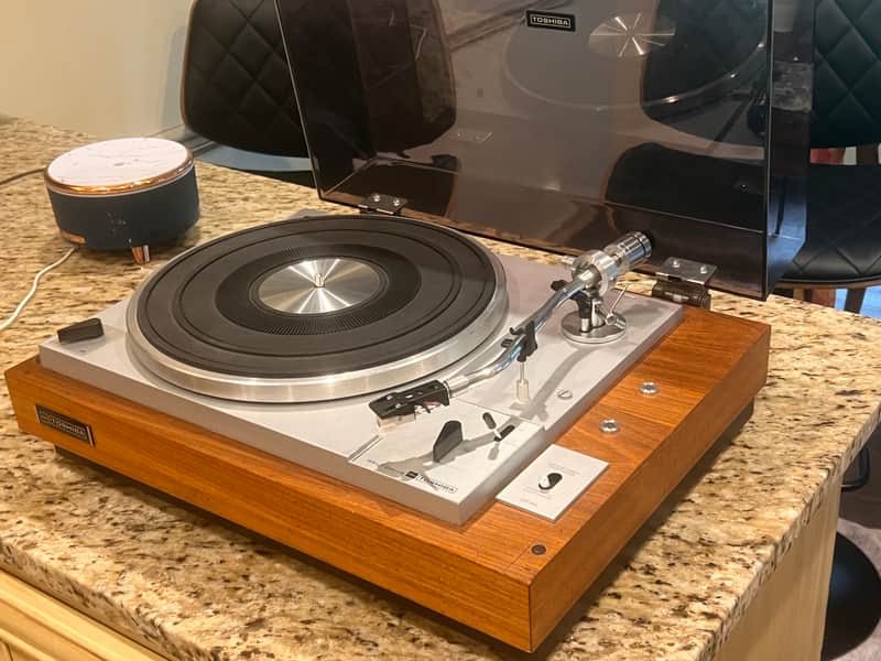 Toshiba SR 80 Turntable W/ New Cart (NICE) Player