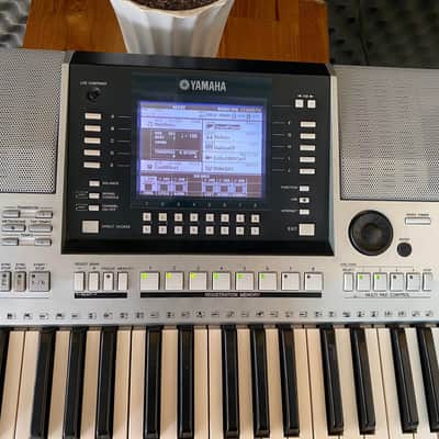 Yamaha PSR-S710 61-Key Arranger Workstation 2010s - Silver image 5