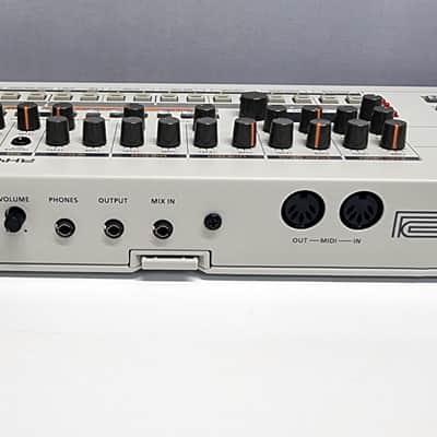 Roland TR-09 Rhythm Composer 2017 - Present - White -Grey image 10