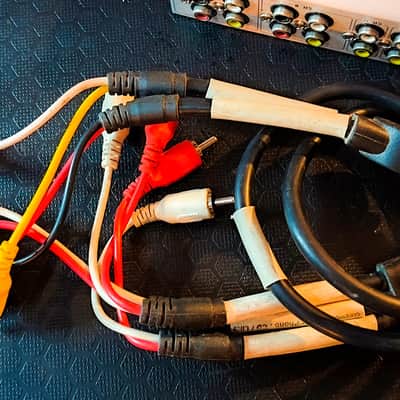Native Instruments Audio 8 w/ Traktor cables and control VInyl image 3