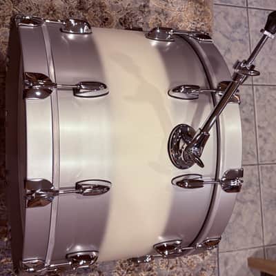 Gretsch Brooklyn Silver Mist Duco image 3