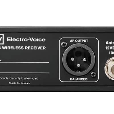 Electro-Voice RE3-BPOL Wireless Bodypack System with Omnidirectional Lavalier Mic - 6M : 653-663MHz image 2