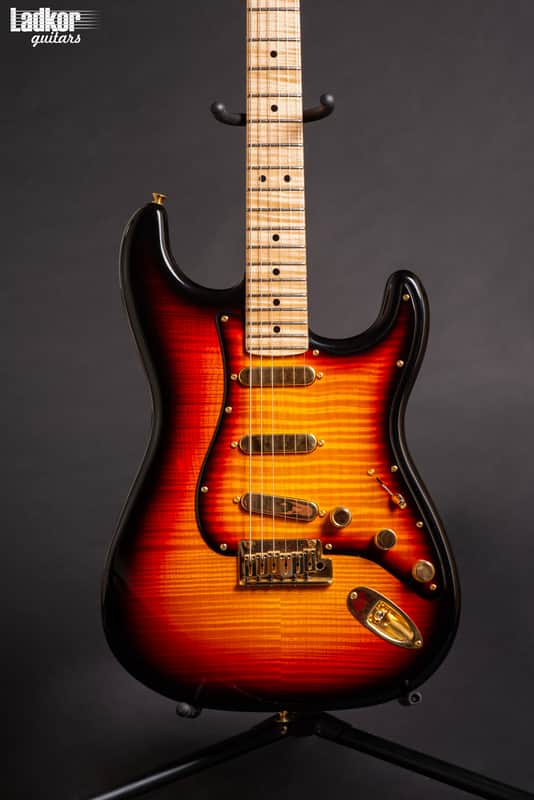 2007 Fender Custom Shop Masterbuilt Yuriy Shishkov Stratocaster Ukrainian Strat Aged Cherry Burst 1 Of 10 Limited Edition RARE collector image 1