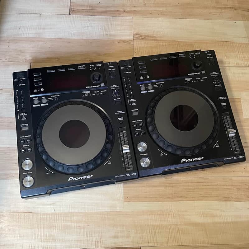 Pair of Pioneer CDJ 850-K image 1