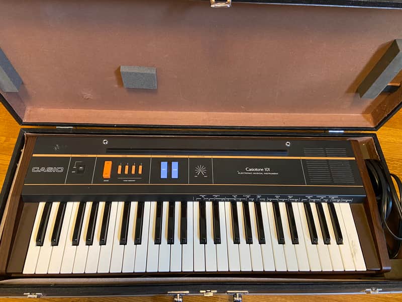 Casio CT-101 Casiotone 49-Key Synthesizer image 1