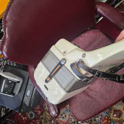 Scandalli 41 Key Blue Pearl Tone Model 409\29 Accordian & Case image 9