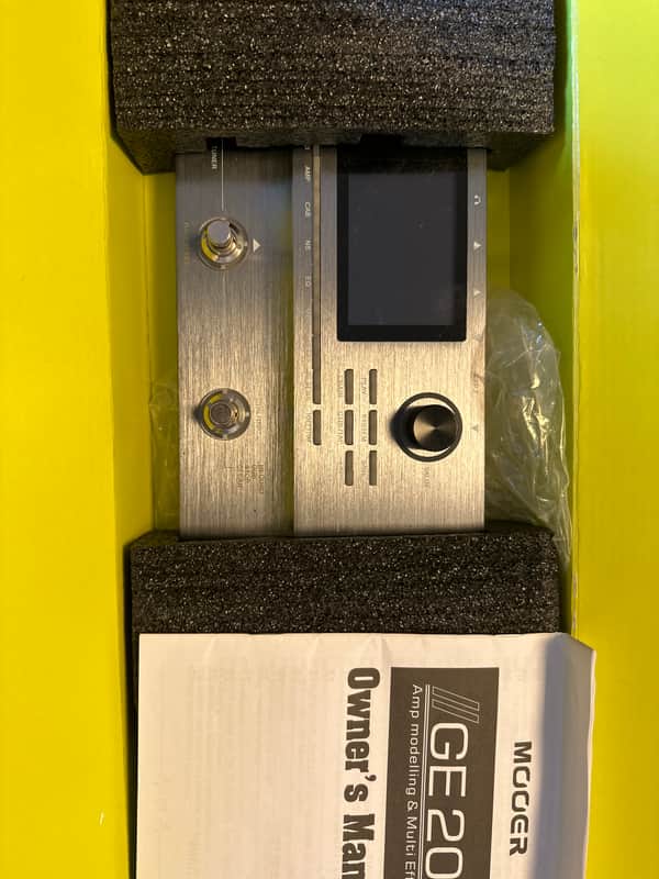 Mooer GE-200 Guitar Multi-Effects Looper image 1