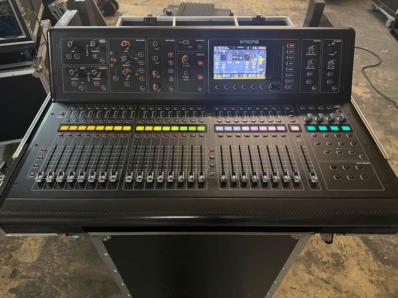 Midas M32 LIVE 40-Channel Digital Console 2014 - Present - Black image 1