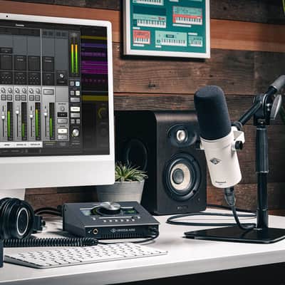 Universal Audio SD-1 Standard Dynamic Microphone, White image 2