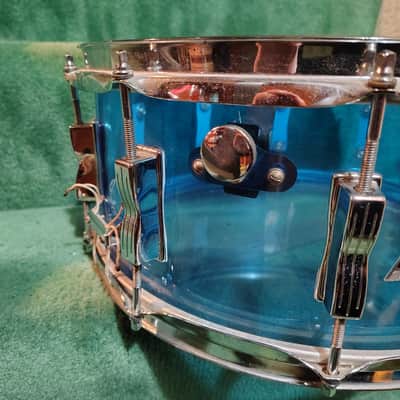 Ludwig 6.5x14" Vistalite Acrylic 10-Lug Snare Drum with P-85 Strainer 1970s - Blue image 4