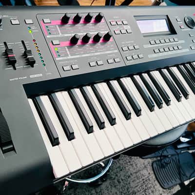 YAMAHA MOXF-6 Music Synthesizer/Keyboard/Piano(Motif XF Excellent! image 8