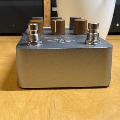 Universal Audio OX Stomp Dynamic Speaker Emulator 2023 - Present - Silver image 7