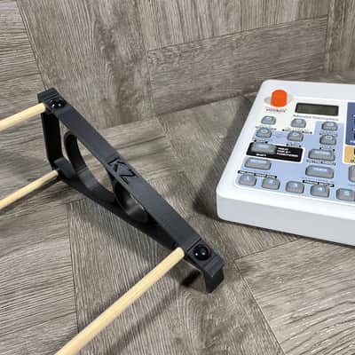 30º Stand for ELEKTRON Model Samples / Cycles desktop modules - DWL - Color BLACK - by KZcraftworks - USA image 4