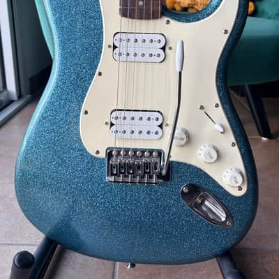 Squier Bullet Stratocaster HH with Tremolo 2010 - 2014 - Blue Sparkle image 2