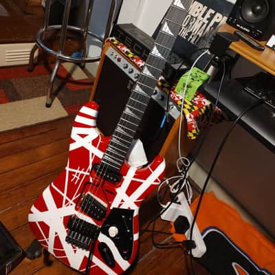 Kramer EVH Frankenstein 2019 - Striped image 1