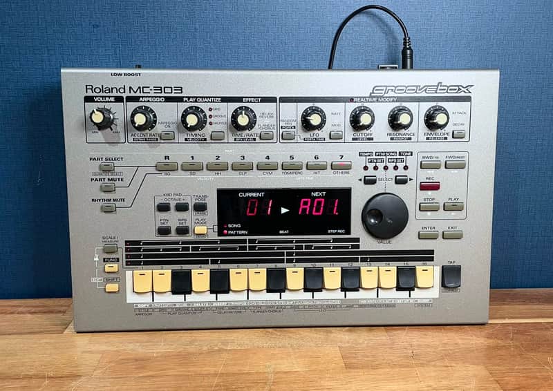 Roland MC-303 Classic Groovebox - Silver image 1