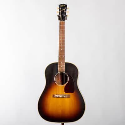 Gibson Custom Acoustic 1942 Banner J-45, Vintage Sunburst | Demo image 4