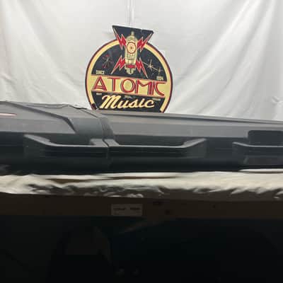 SKB 44RW Roto Electric Bass Case with wheels image 2