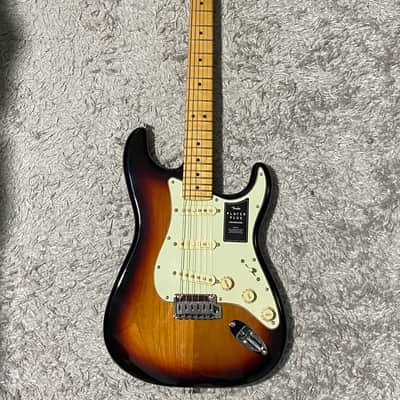 Fender Player Plus Stratocaster with Maple Fretboard 2021 - Present - 3-Color Sunburst image 2