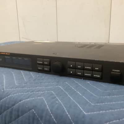 Roland SDE-330 Dimensional Space Delay 1993 - 1998 - Black image 3