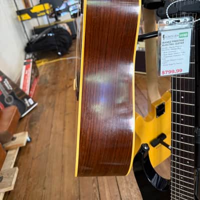 Martin D-28 1973 - Natural - Restored image 3